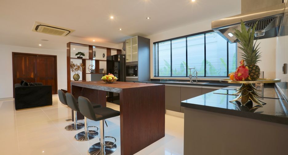 For sale 4 bed house in Bang Lamung, Chonburi