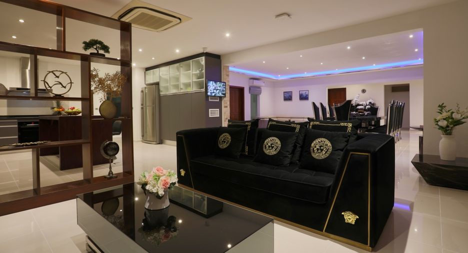 For sale 4 bed house in Bang Lamung, Chonburi