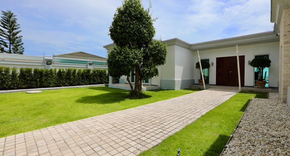 For sale 4 bed house in Bang Lamung, Chonburi