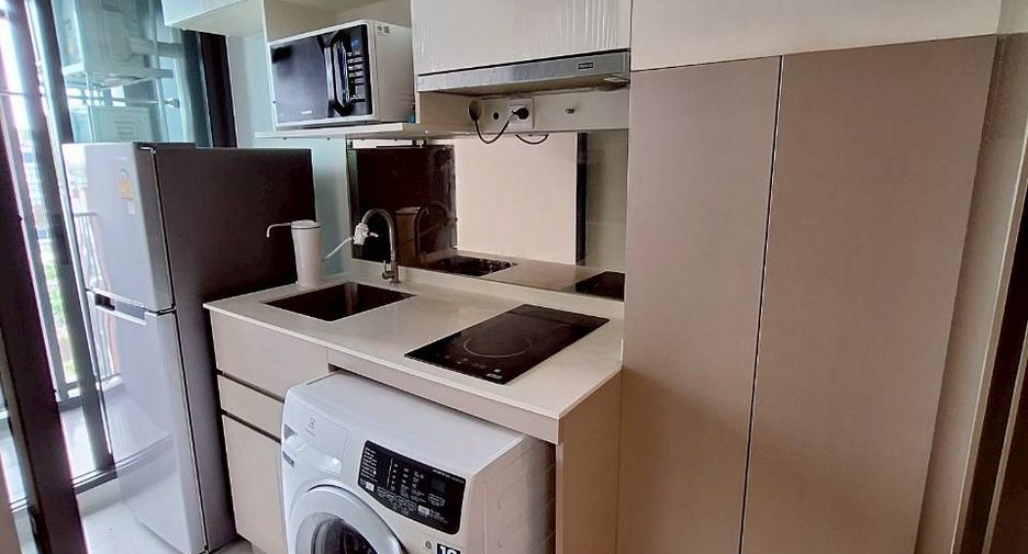 For sale 1 bed condo in Phra Khanong, Bangkok