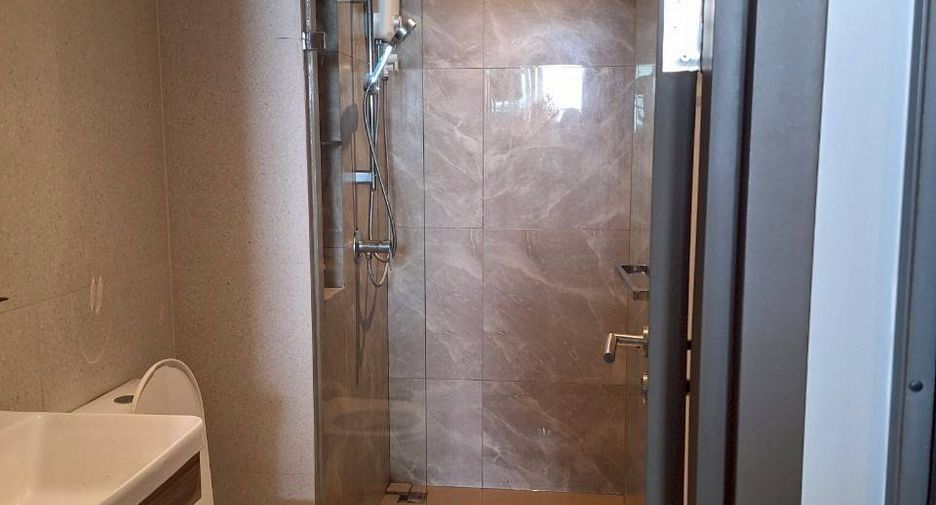 For sale 1 bed condo in Phra Khanong, Bangkok