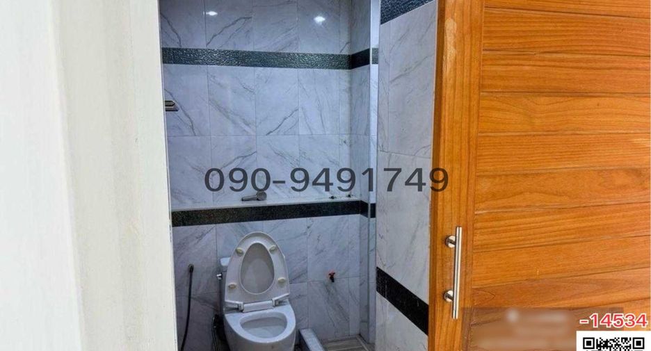 For sale 2 bedrooms retail Space in Khan Na Yao, Bangkok