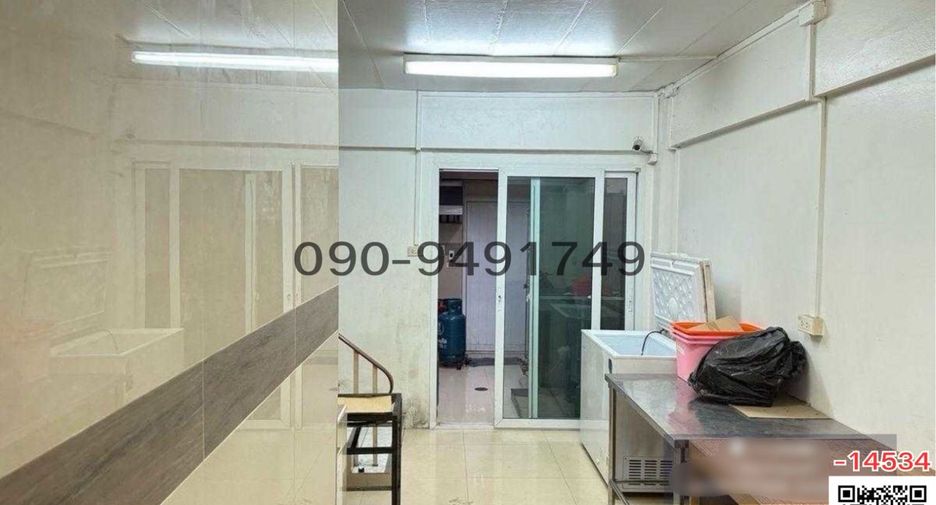 For sale 2 bedrooms retail Space in Khan Na Yao, Bangkok