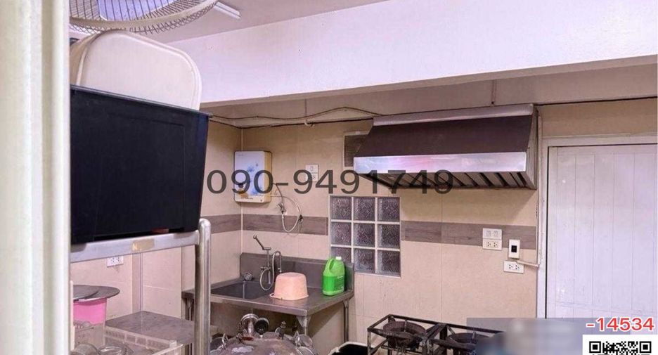 For sale 2 bedrooms retail Space in Khan Na Yao, Bangkok