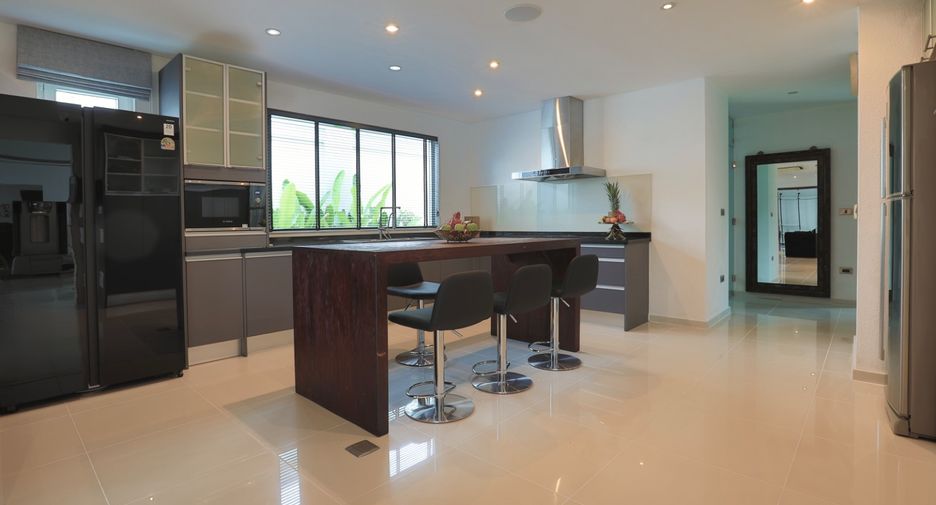 For sale 4 bed house in Bang Lamung, Chonburi