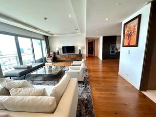 For sale 3 bedrooms condo in Pathum Wan, Bangkok