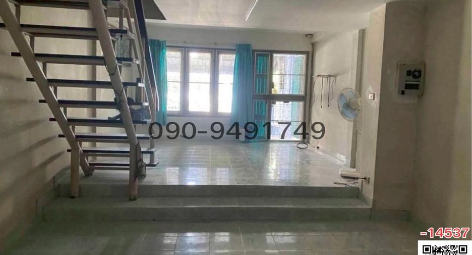 For rent 4 bedrooms townhouse in Bang Khen, Bangkok
