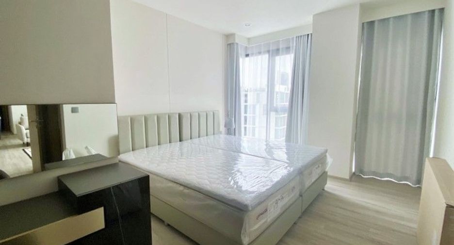 For rent 3 bedrooms condo in Huai Khwang, Bangkok