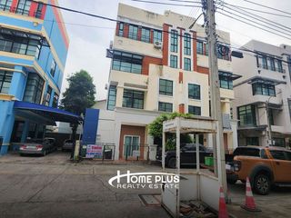 For sale 4 bedrooms townhouse in Lat Phrao, Bangkok