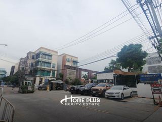 For sale 4 bedrooms townhouse in Lat Phrao, Bangkok