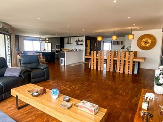 For sale 4 bed apartment in Mueang Chiang Mai, Chiang Mai