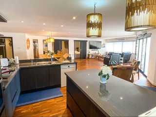 For sale 4 bed apartment in Mueang Chiang Mai, Chiang Mai