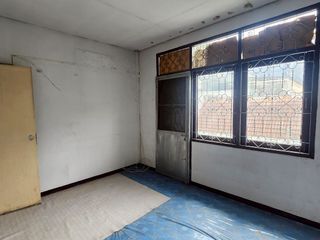 For sale 3 bed retail Space in Din Daeng, Bangkok
