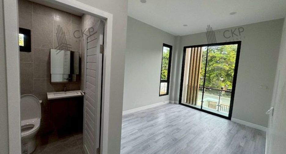 For sale 3 ベッドルーム house in Ban Khai, Rayong