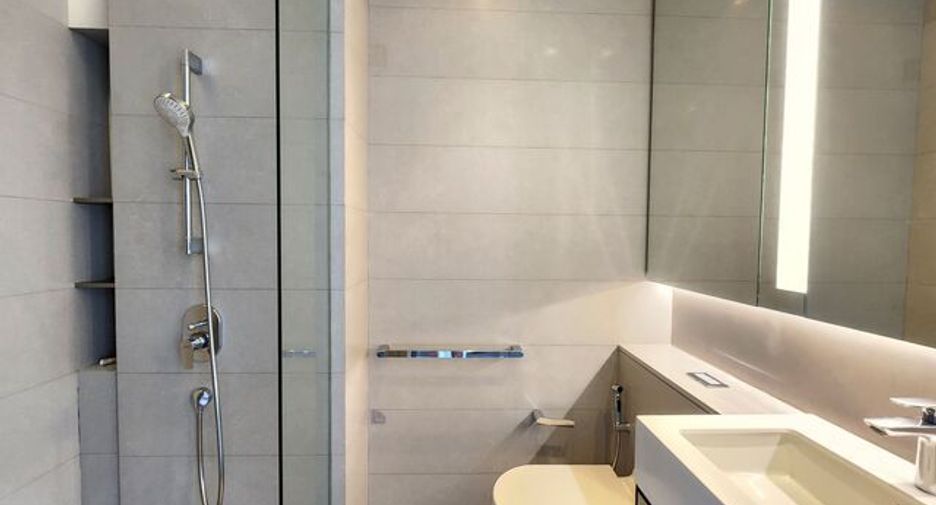 For rent 3 bedrooms condo in Watthana, Bangkok