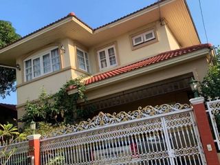出售 4 卧室 独立屋 在 Saphan Sung, 曼谷