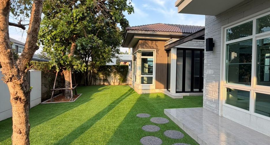 For sale 4 bedrooms house in Bang Khae, Bangkok