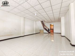 For sale 3 bed townhouse in Phanom Sarakham, Chachoengsao