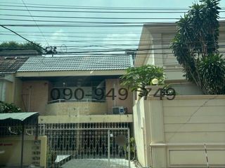 Reihenhaus zur Miete mit 3 Zimmer in Phra Khanong, Bangkok
