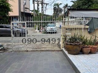 Reihenhaus zur Miete mit 3 Zimmer in Phra Khanong, Bangkok