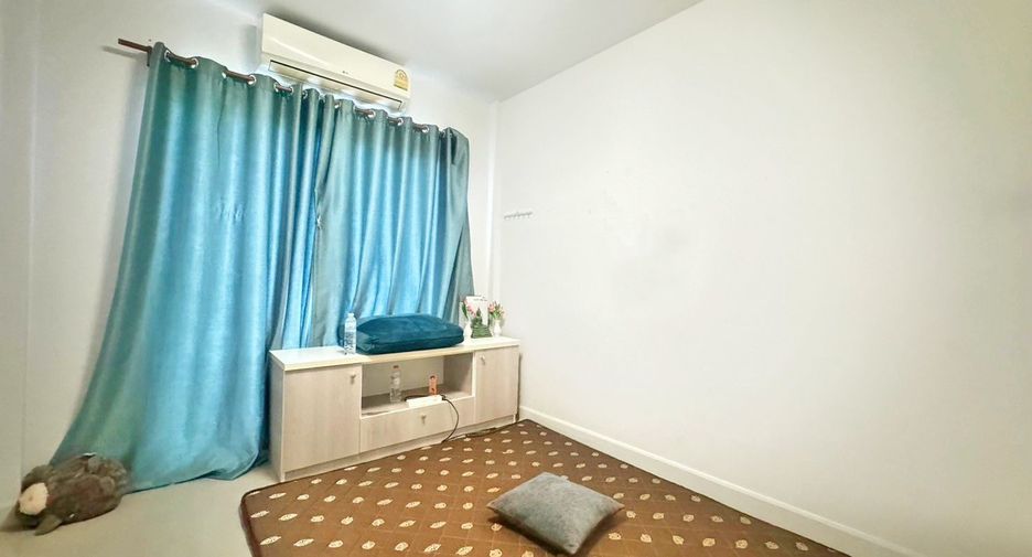 For sale 3 bed townhouse in Mueang Samut Sakhon, Samut Sakhon