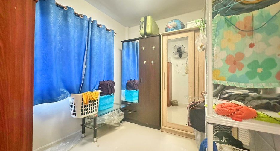 For sale 3 bed townhouse in Mueang Samut Sakhon, Samut Sakhon