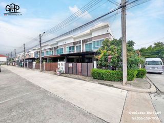 For sale 3 bed townhouse in Mueang Samut Sakhon, Samut Sakhon
