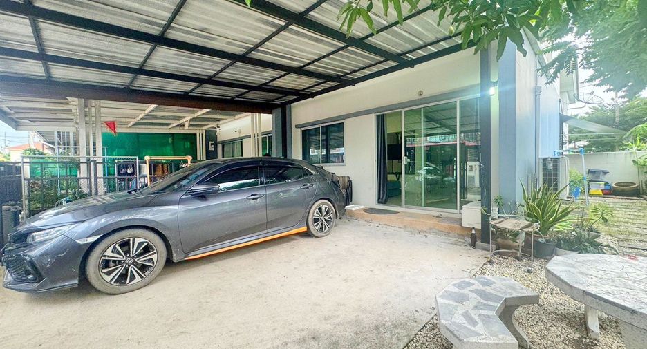 For sale 3 bed townhouse in Mueang Samut Sakhon, Samut Sakhon