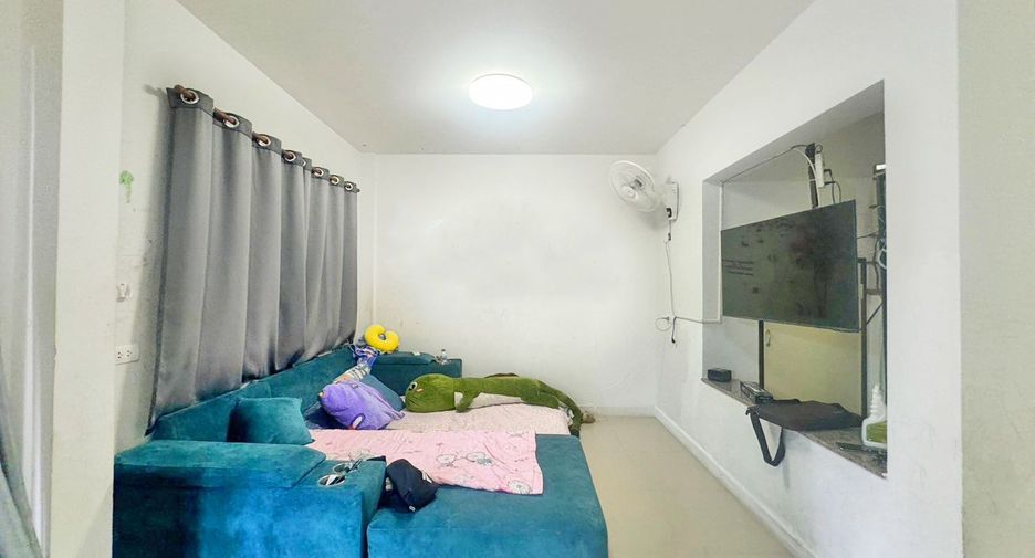 For sale 3 bed townhouse in Mueang Samut Sakhon, Samut Sakhon