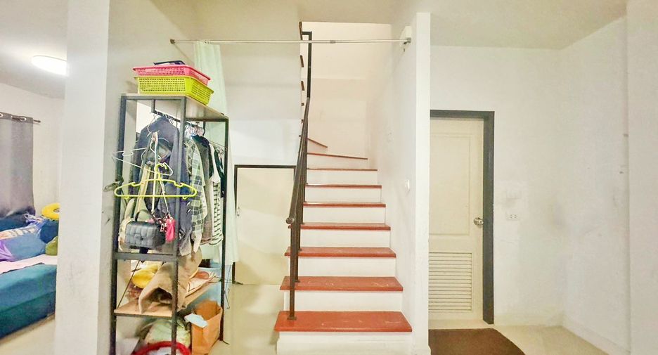 For sale 3 bed townhouse in Mueang Samut Sakhon, Samut Sakhon