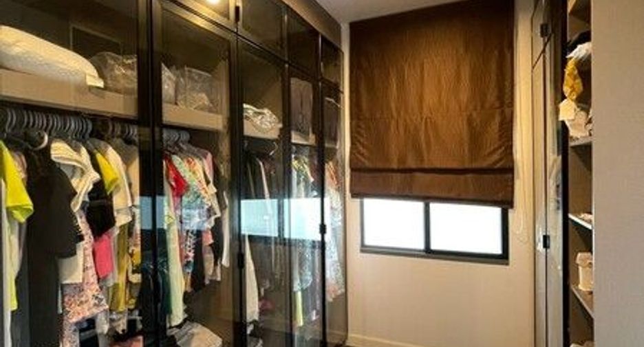 Haus zum Kauf mit 4 Zimmer in Pak Kret, Nonthaburi