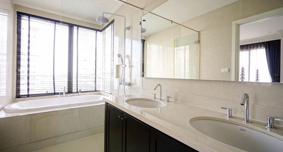For rent and for sale 3 bedrooms condo in Khlong Toei, Bangkok