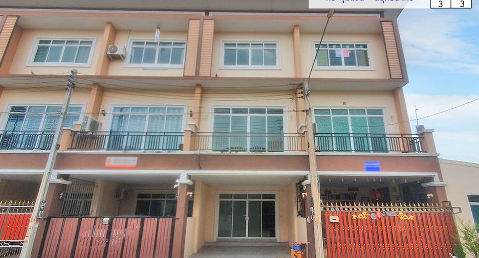 For sale 3 bed townhouse in Krathum Baen, Samut Sakhon