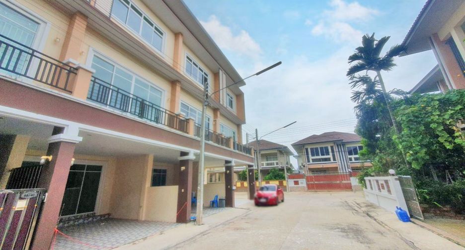 For sale 3 bed townhouse in Krathum Baen, Samut Sakhon