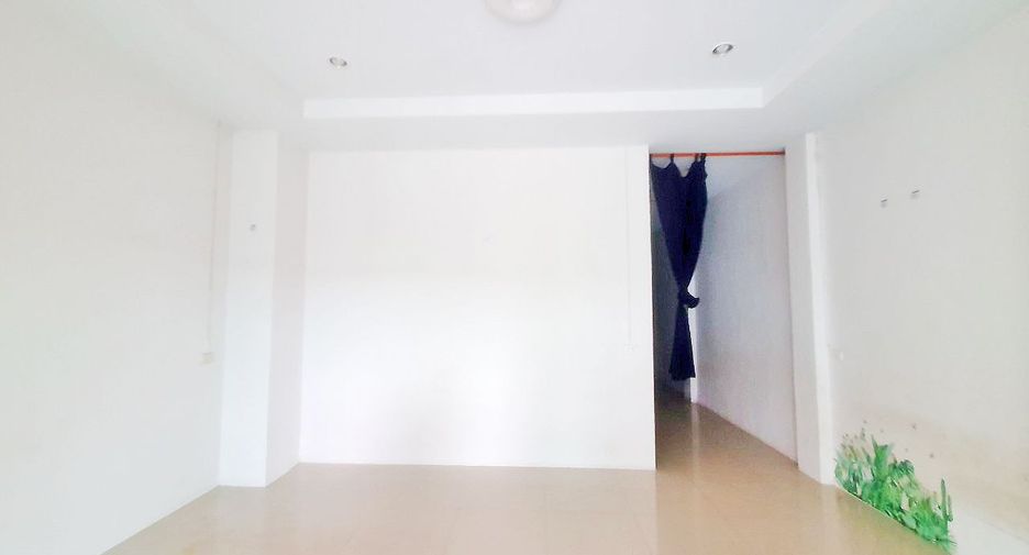 For sale 3 bed townhouse in Krathum Baen, Samut Sakhon