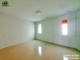 For sale 3 bed townhouse in Krathum Baen, Samut Sakhon