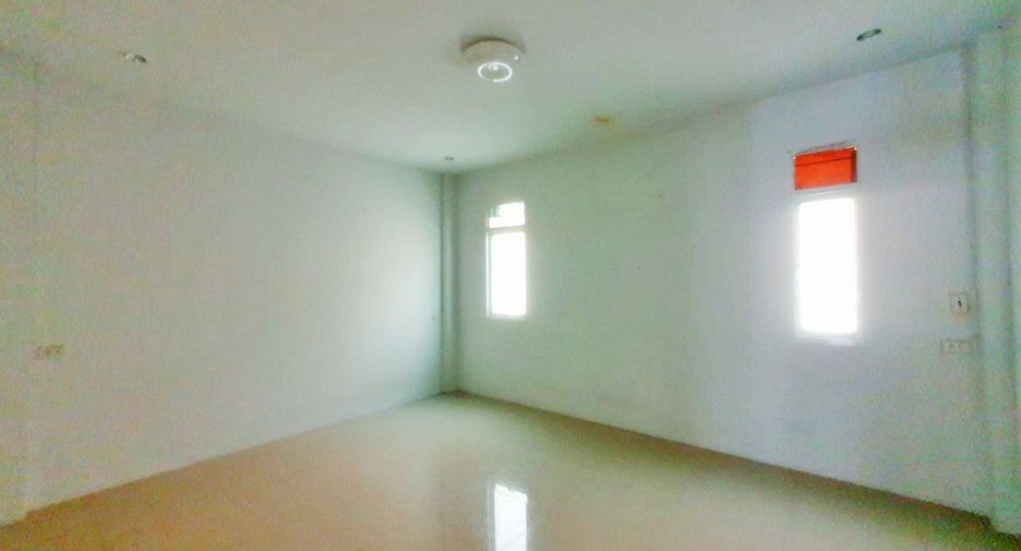For sale 3 bed townhouse in Krathum Baen, Samut Sakhon