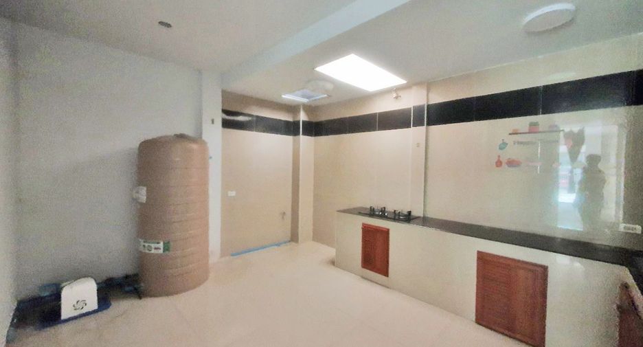 For sale 3 bed townhouse in Krathum Baen, Samut Sakhon