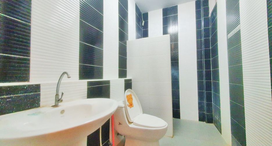 For sale 3 bed townhouse in Krathum Baen, Samut Sakhon