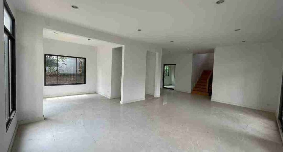 For sale 3 bedrooms condo in Suan Luang, Bangkok