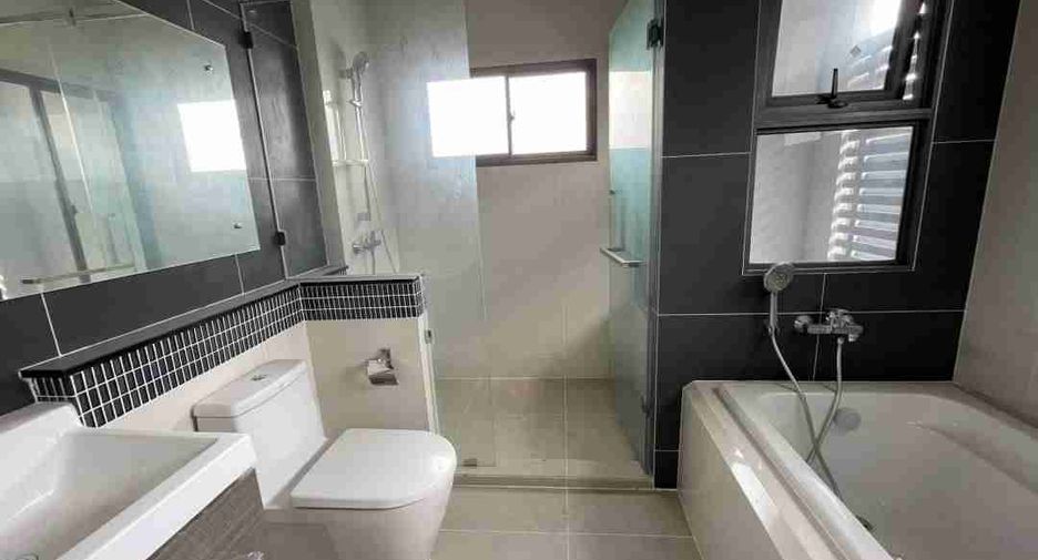 For sale 3 bedrooms condo in Suan Luang, Bangkok