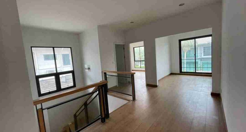For sale 3 bedrooms condo in Suan Luang, Bangkok