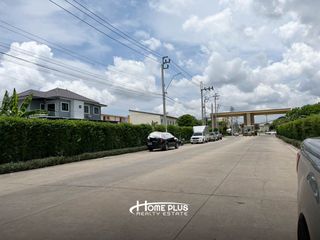For sale 3 bedrooms townhouse in Mueang Samut Prakan, Samut Prakan