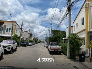 For sale 3 bedrooms townhouse in Mueang Samut Prakan, Samut Prakan