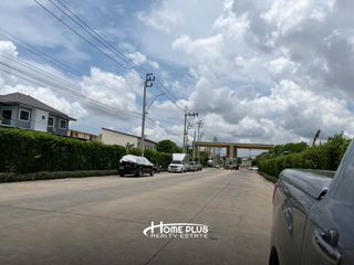 For sale 3 bedrooms townhouse in Mueang Samut Prakan, Samut Prakan