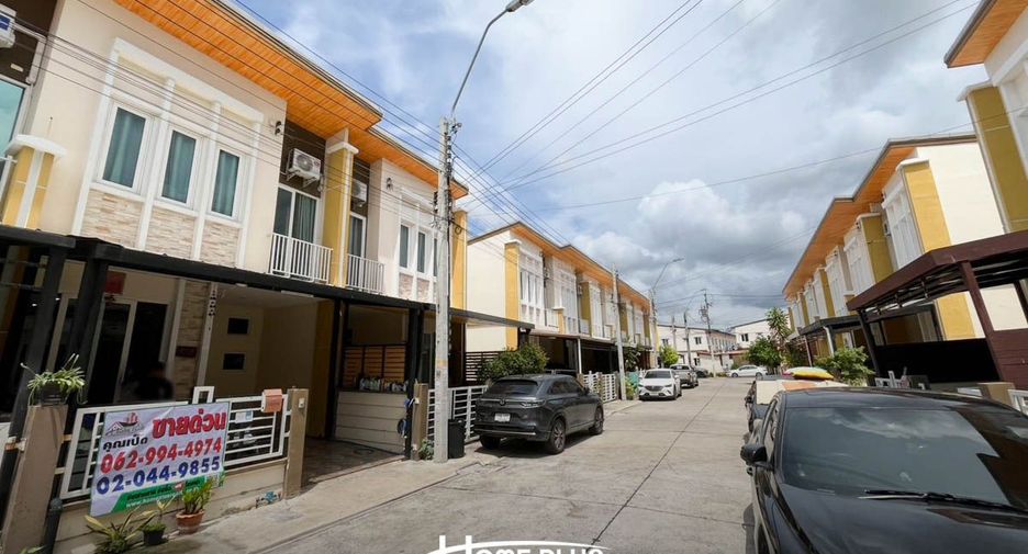 À vendre 3 chambres maison de ville à Mueang Samut Prakan, Samut Prakan