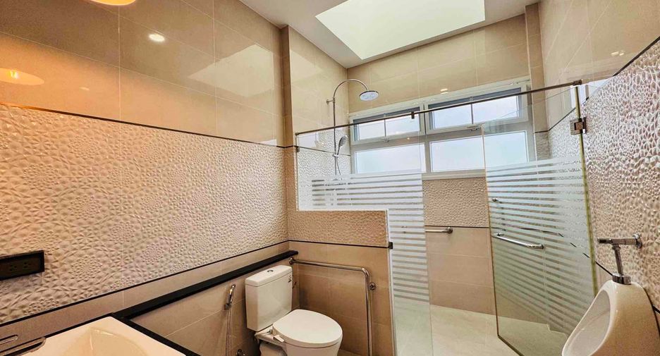 For sale 3 ベッドルーム house in Bang Lamung, Chonburi