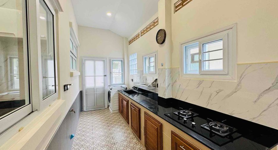For sale 3 ベッドルーム house in Bang Lamung, Chonburi