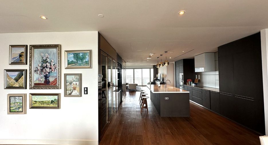 For sale 3 bedrooms condo in Pathum Wan, Bangkok