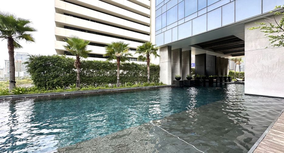 For sale 3 bedrooms condo in Pathum Wan, Bangkok